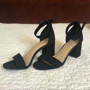 Black ankle strap heels | Never worn !